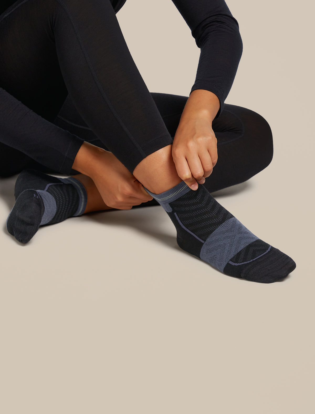 Women's Merino Blend Run+ Ultralight Mini Socks Black/Graphite - 2