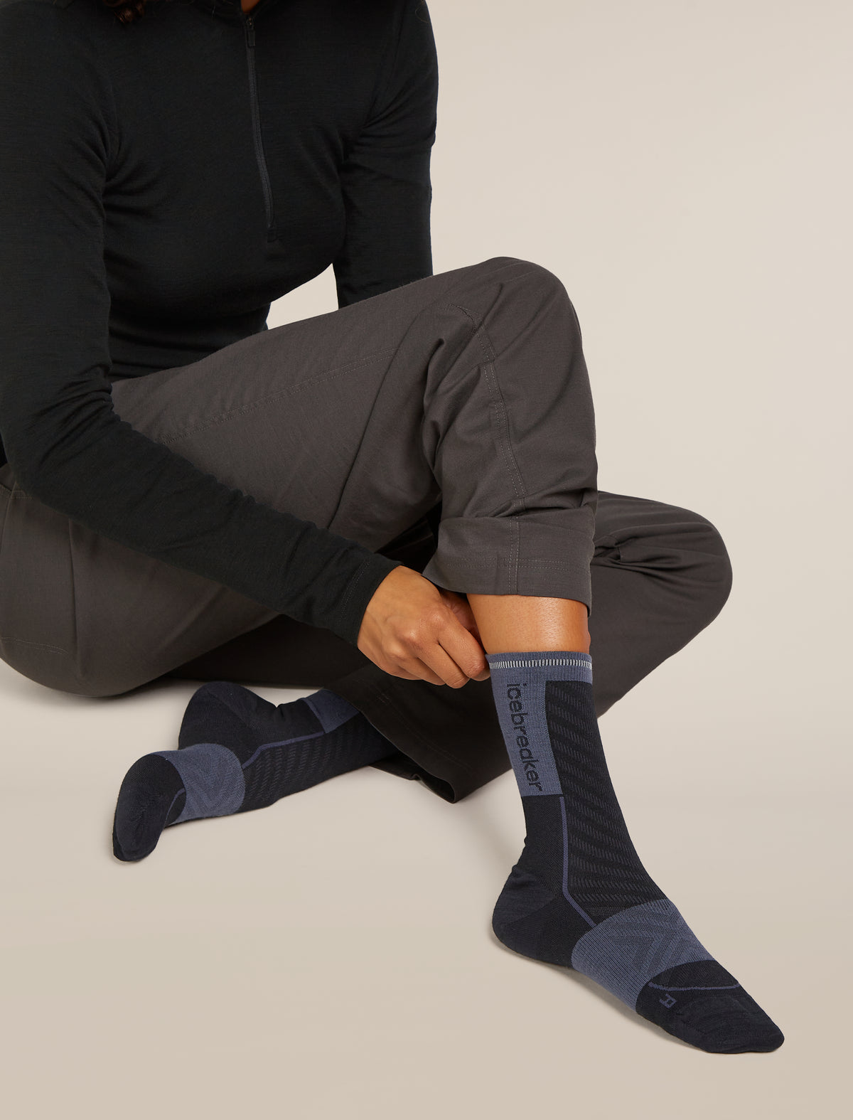 Women's Merino Blend Run+ Ultralight Crew Socks Black/Graphite - 2