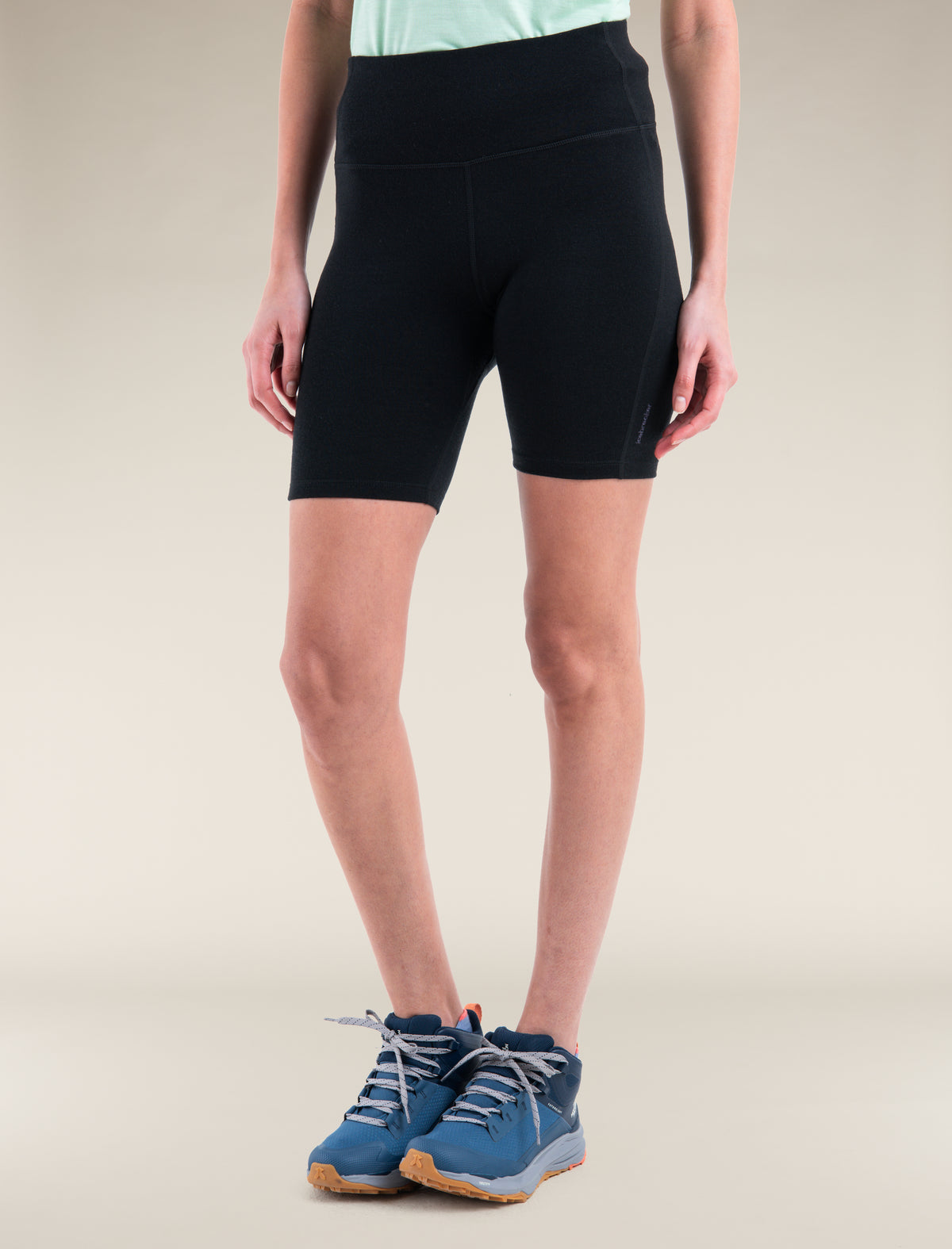 Women's Merino 260 Fastray 8" High Rise Shorts Black - 3