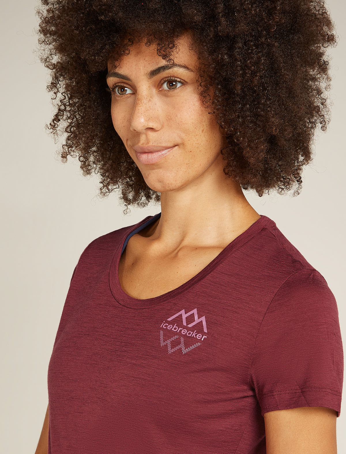 Women's Merino 150 Tech Lite Short Sleeve Scoop T-Shirt Icebreaker Logo Reflections  - 5