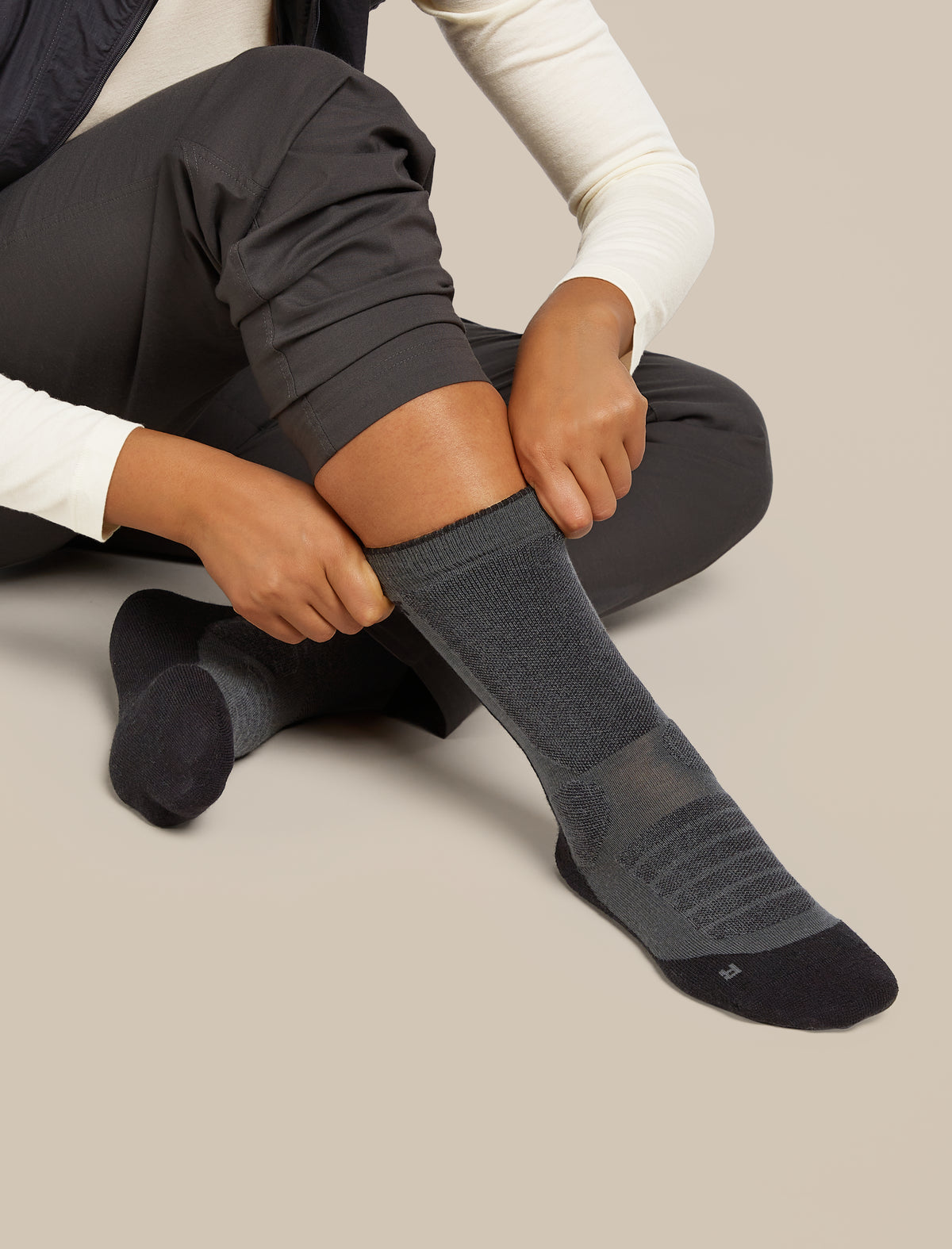 Women's Merino Hike+ Heavy Crew Socks Obsidian/Black - 2