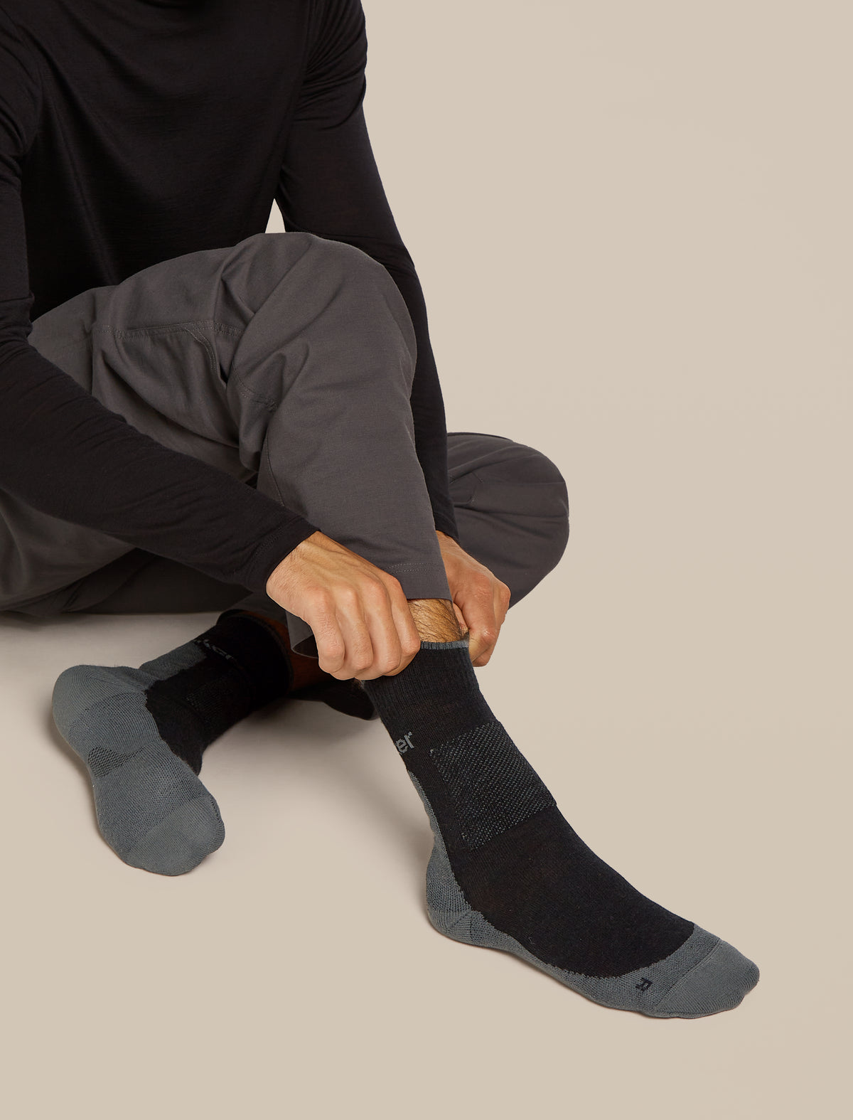 Men's Merino Hike+ Medium Crew Socks Black/Obsidian - 2