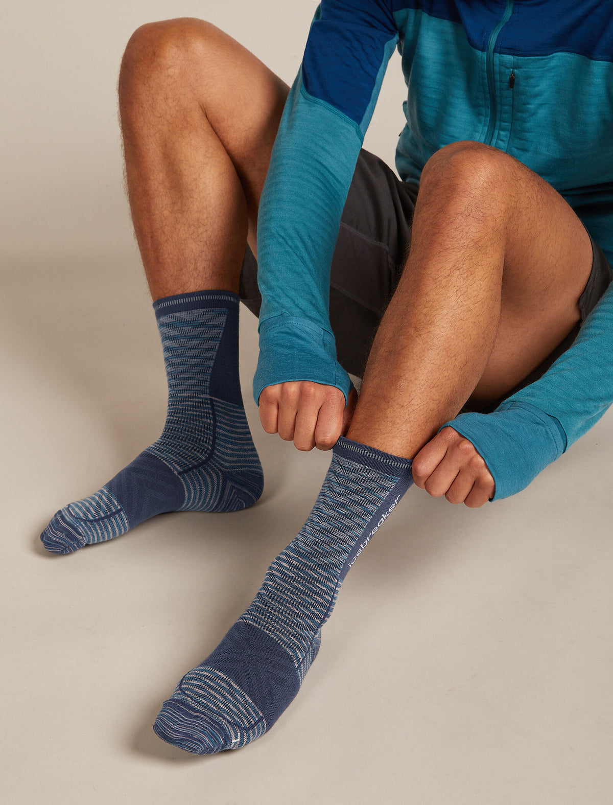 Men's Merino Blend Run+ Ultralight Crew Socks Fusion Dye Graphite Fervid/Graphite/Snow - 2